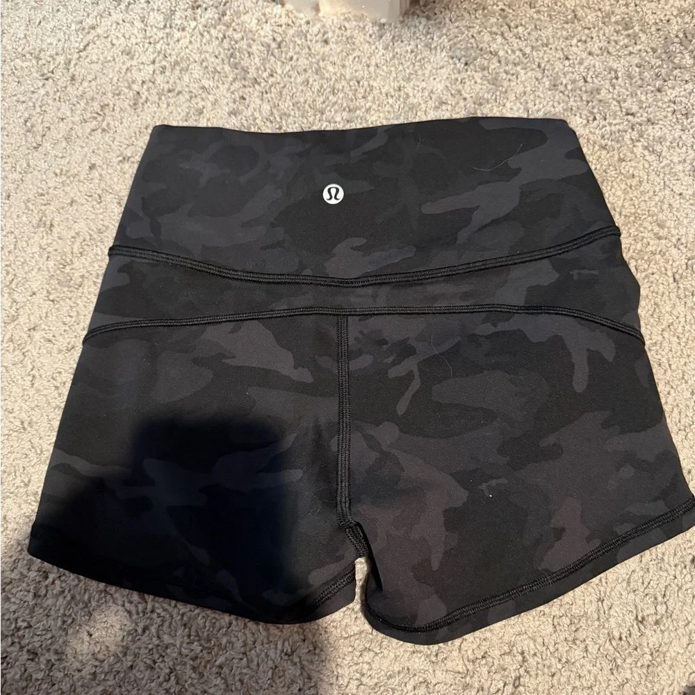 lululemon  Black Camo in movement  Women Shorts